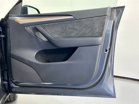 Used 2023 Tesla Model Y Long Range image 6