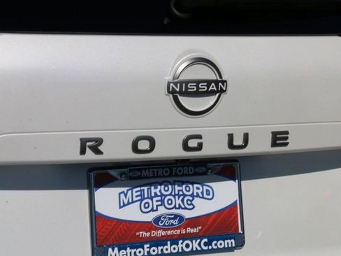 Used 2026 Nissan Rogue SV FWD image 8