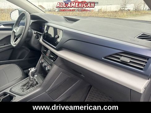 Used 2022 Volkswagen Taos SE image 28