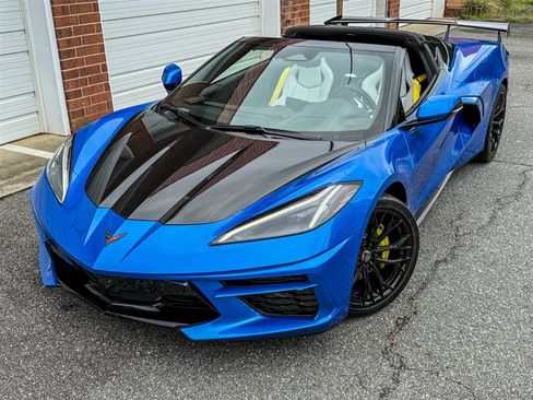 Used 2024 Chevrolet Corvette Stingray Coupe w/ 1LT RWD image 11