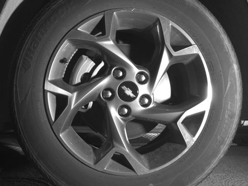 Used 2025 Chevrolet Trax LT FWD image 12