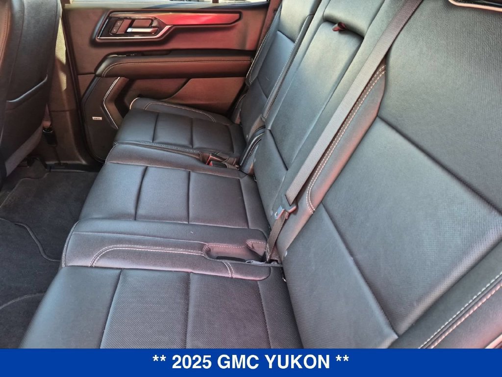 Used 2025 GMC Yukon Elevation AWD/4WD image 16