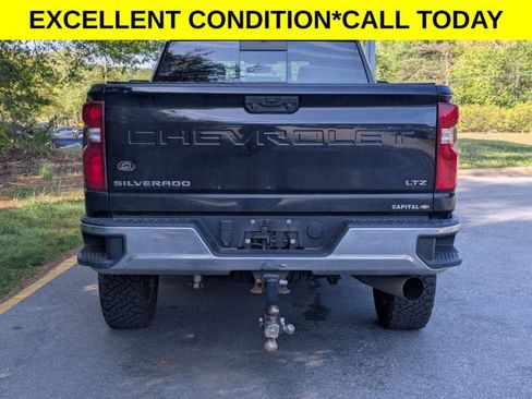 Used 2022 Chevrolet Silverado 2500 LTZ w/ LTZ Convenience Package AWD/4WD image 3