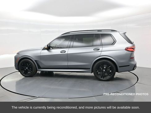 Used 2023 BMW X7 xDrive40i w/ Executive Package image 9