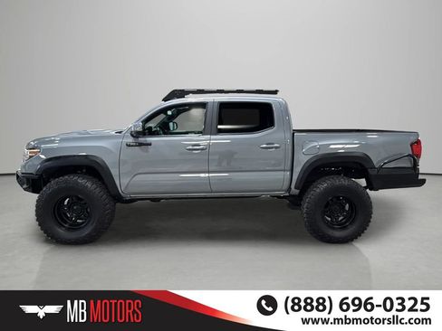 Used 2019 Toyota Tacoma TRD Off-Road AWD/4WD image 6