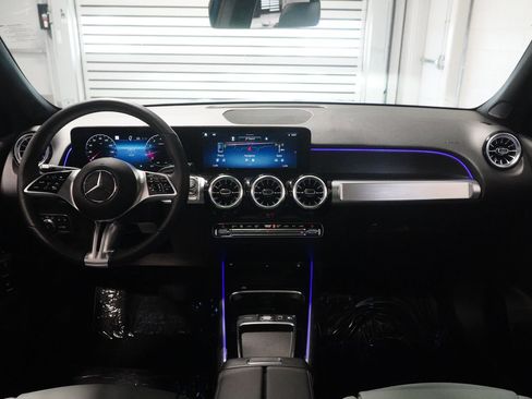 Used 2026 Mercedes-Benz GLB 250 4MATIC image 14