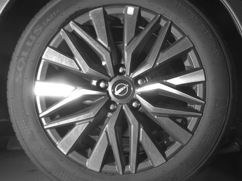 Used 2025 Nissan Altima 2.5 SV image 15