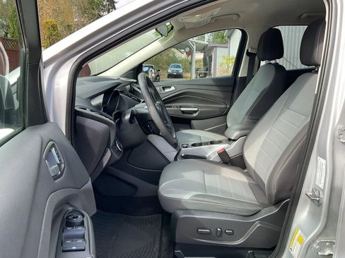 Used 2016 Ford Escape SE w/ Equipment Group 201A AWD/4WD image 10