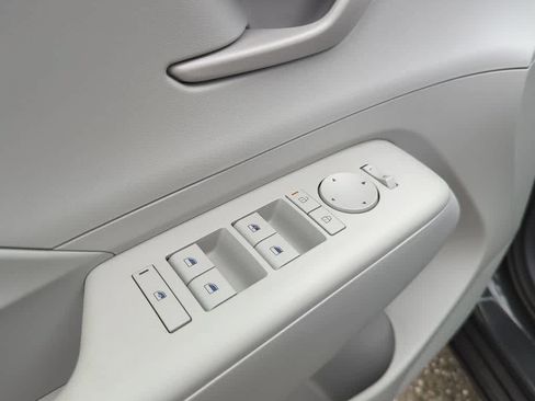New 2026 Hyundai Kona SE FWD image 17
