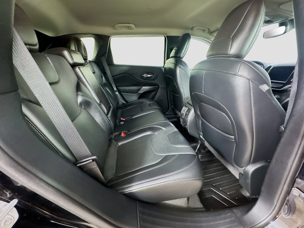 Used 2020 Jeep Cherokee Limited AWD/4WD image 33