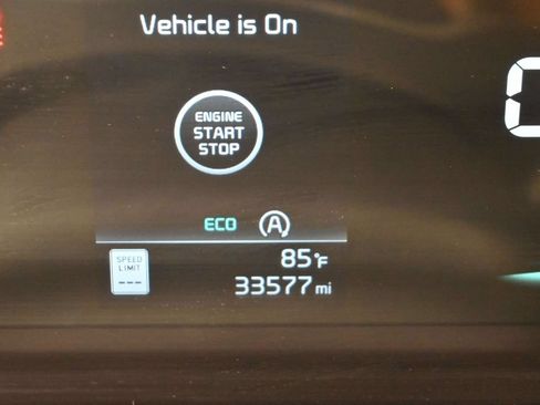 Used 2025 Kia Telluride S FWD image 5