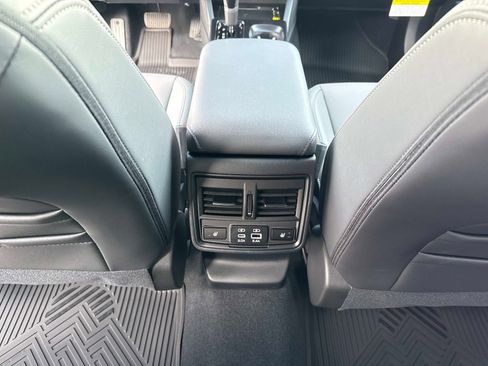 New 2026 Subaru Outback Limited AWD/4WD image 17