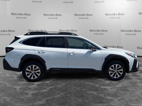Used 2023 Subaru Outback Premium image 6