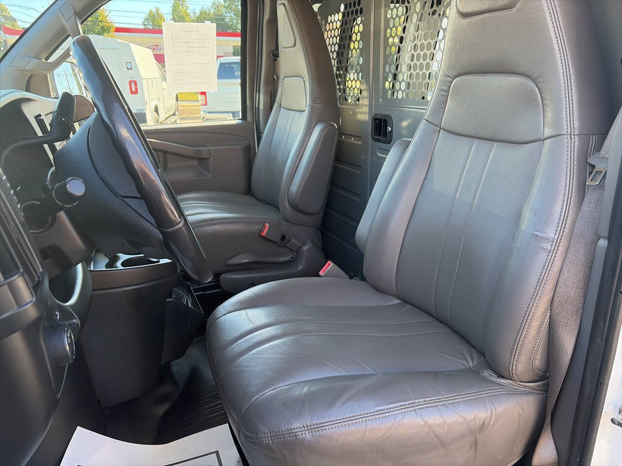 Used 2022 Chevrolet Express 3500 Extended w/ Driver Convenience Package RWD image 12