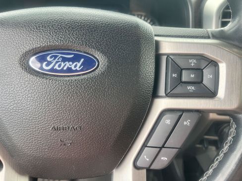 Used 2017 Ford F150 Platinum w/ Equipment Group 701A Luxury AWD/4WD image 27
