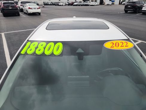 Used 2022 Nissan Sentra SR w/ SR Premium Package FWD image 11