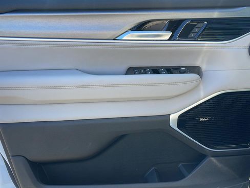 New 2026 Jeep Grand Wagoneer L Limited w/ Premium Group II AWD/4WD image 11