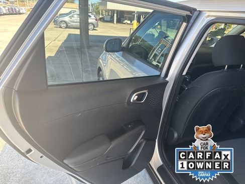 Used 2020 Kia Soul S FWD image 15