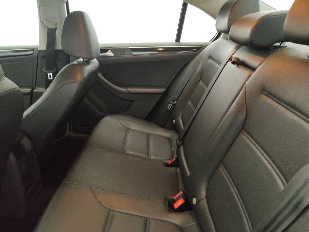 Used 2017 Volkswagen Jetta SEL FWD image 18