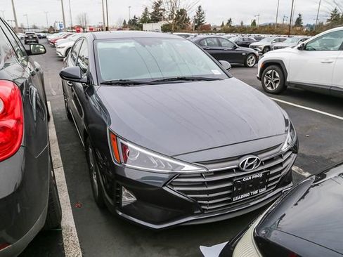 Used 2020 Hyundai Elantra SEL w/ Winter Weather Package image 3