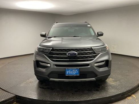 Used 2022 Ford Explorer XLT w/ Equipment Group 202A image 2