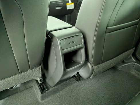 New 2026 Chevrolet Trax RS w/ Sunroof Package FWD image 34