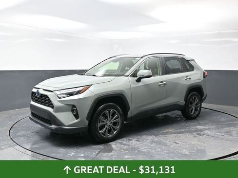 Used 2023 Toyota RAV4 XLE Premium image 11