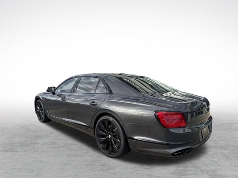 Used 2022 Bentley Flying Spur V8 image 3