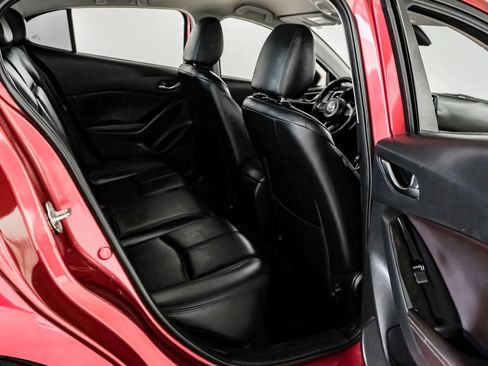 Used 2018 MAZDA MAZDA3 Touring image 34