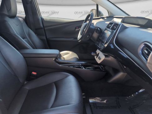 Used 2017 Toyota Prius Three Touring FWD image 14