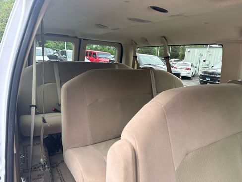 Used 2012 Ford E-350 and Econoline 350 XLT RWD image 13
