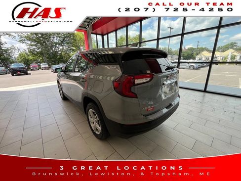 Used 2024 GMC Terrain SLE AWD/4WD image 3