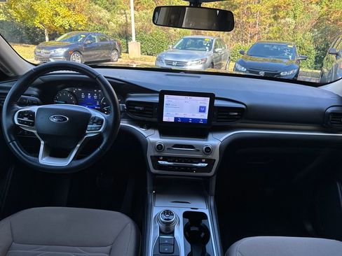 Used 2021 Ford Explorer XLT w/ Class III Trailer Tow Package image 12