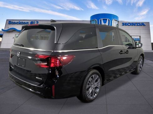 New 2026 Honda Odyssey Touring image 5