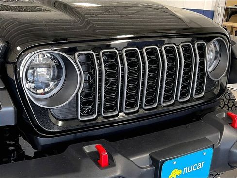 Used 2026 Jeep Gladiator Rubicon AWD/4WD image 30
