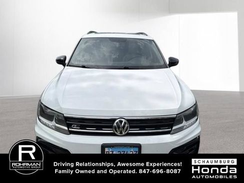 Used 2020 Volkswagen Tiguan SE R-Line AWD/4WD image 2