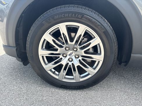 Certified 2025 Ford Explorer Platinum RWD image 37