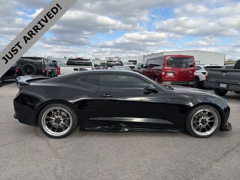 Used 2018 Chevrolet Camaro SS image 4