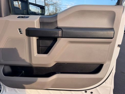 Used 2022 Ford F250 XL w/ Power Equipment Group image 22