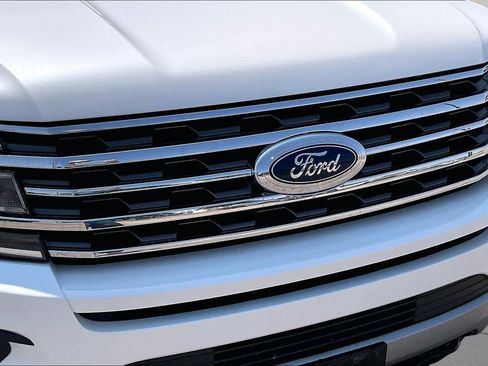 Used 2019 Ford Expedition Max XLT w/ Equipment Group 202A AWD/4WD image 29