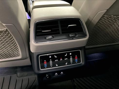 Used 2023 Audi e-tron Chronos w/ Chronos Package image 34