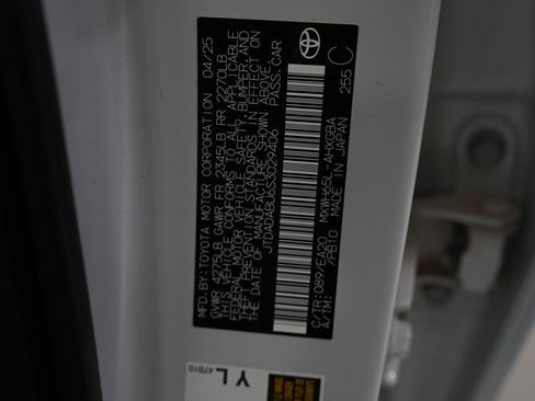 Used 2025 Toyota Prius XLE image 25