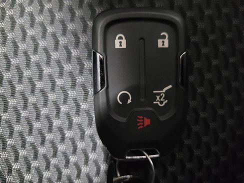 Used 2023 GMC Terrain SLE w/ Driver Convenience Package image 32