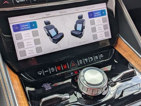 Used 2022 Jeep Grand Wagoneer Series III image 24