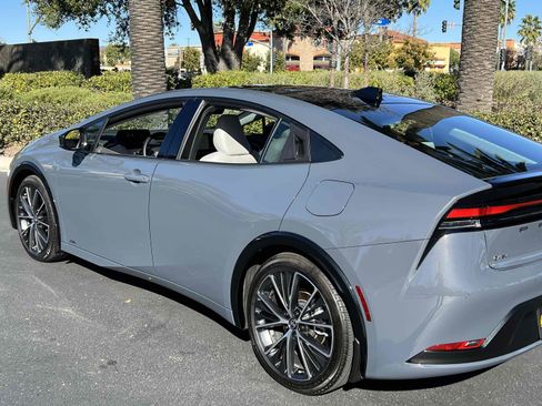 Used 2024 Toyota Prius Limited image 46