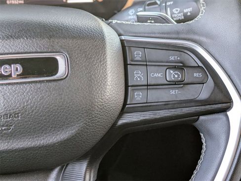 Used 2023 Jeep Grand Cherokee Altitude image 21