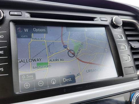 Used 2019 Toyota Highlander SE image 4