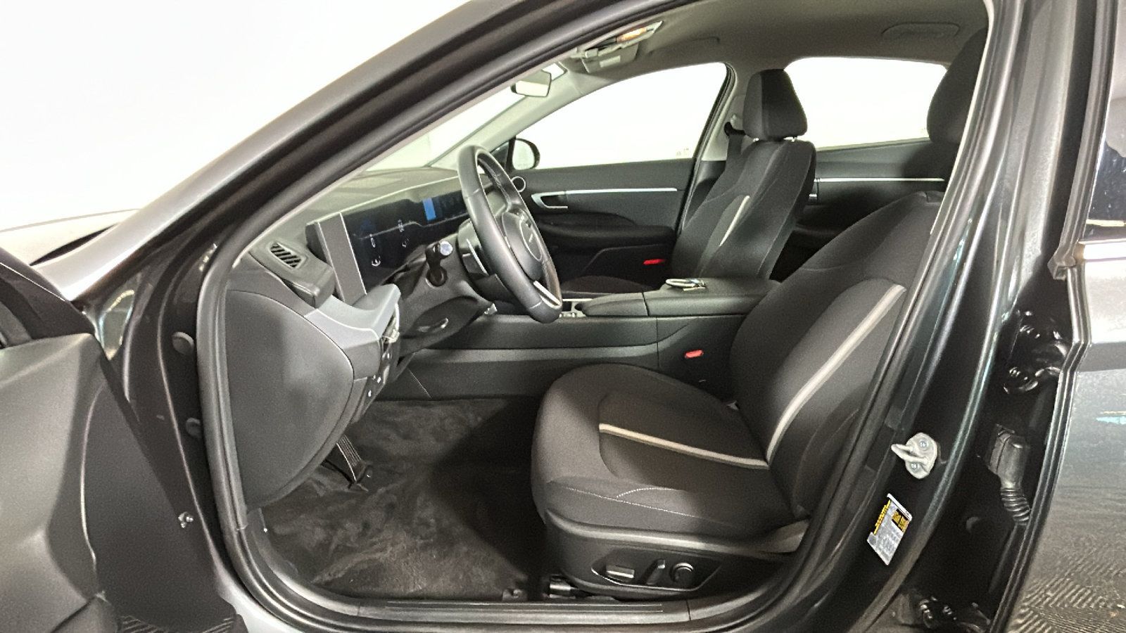 Used 2026 Hyundai Sonata SEL FWD image 12