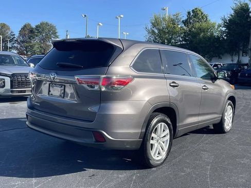 Used 2016 Toyota Highlander LE FWD image 7