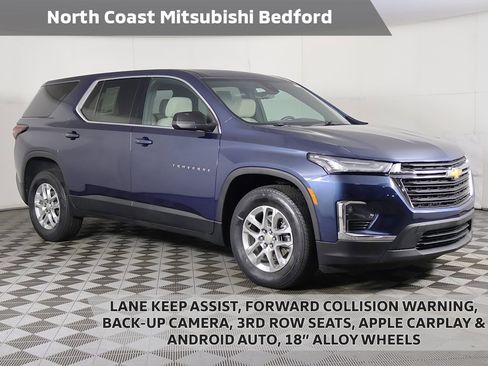 Used 2023 Chevrolet Traverse LS image 1